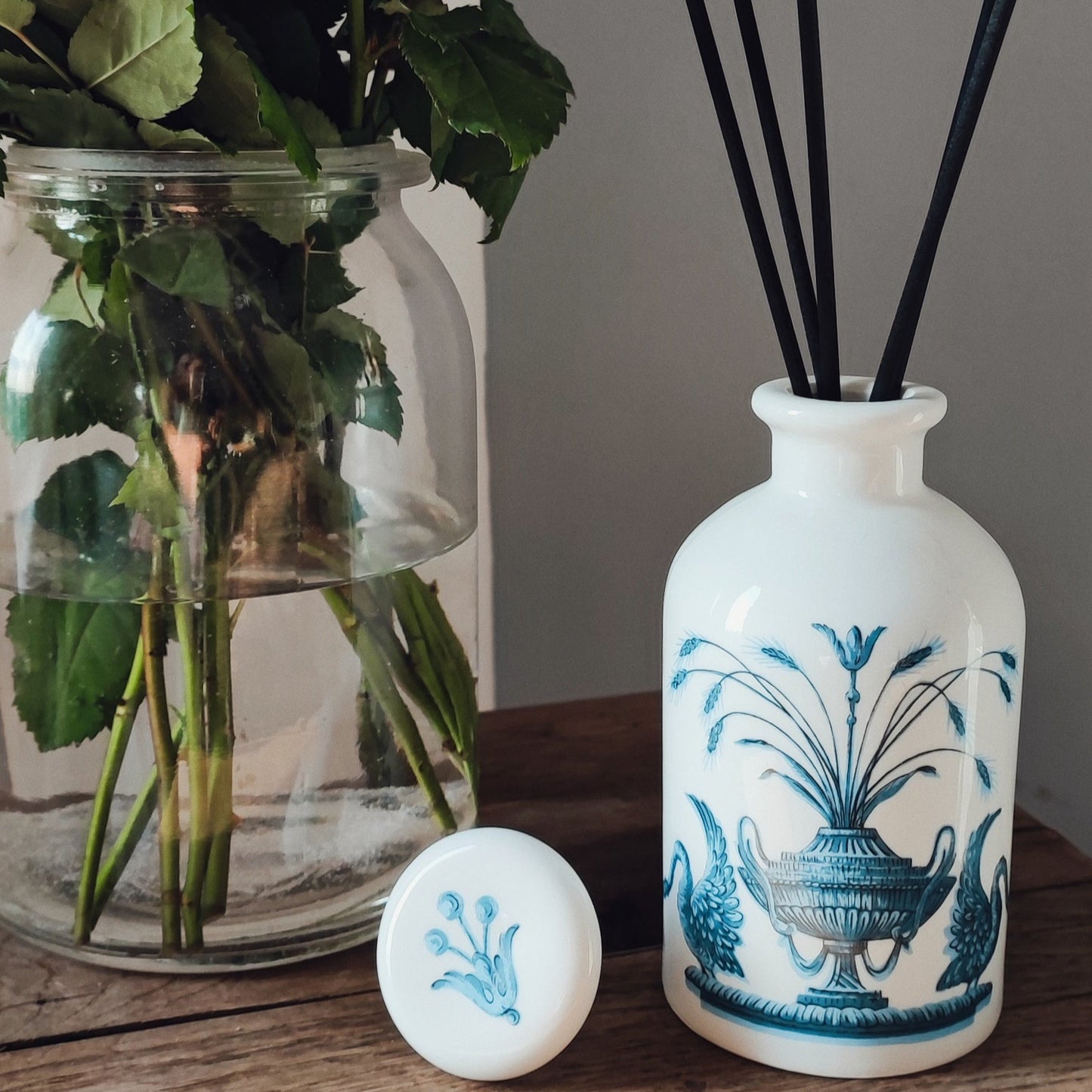 Flacon en porcelaine de paris