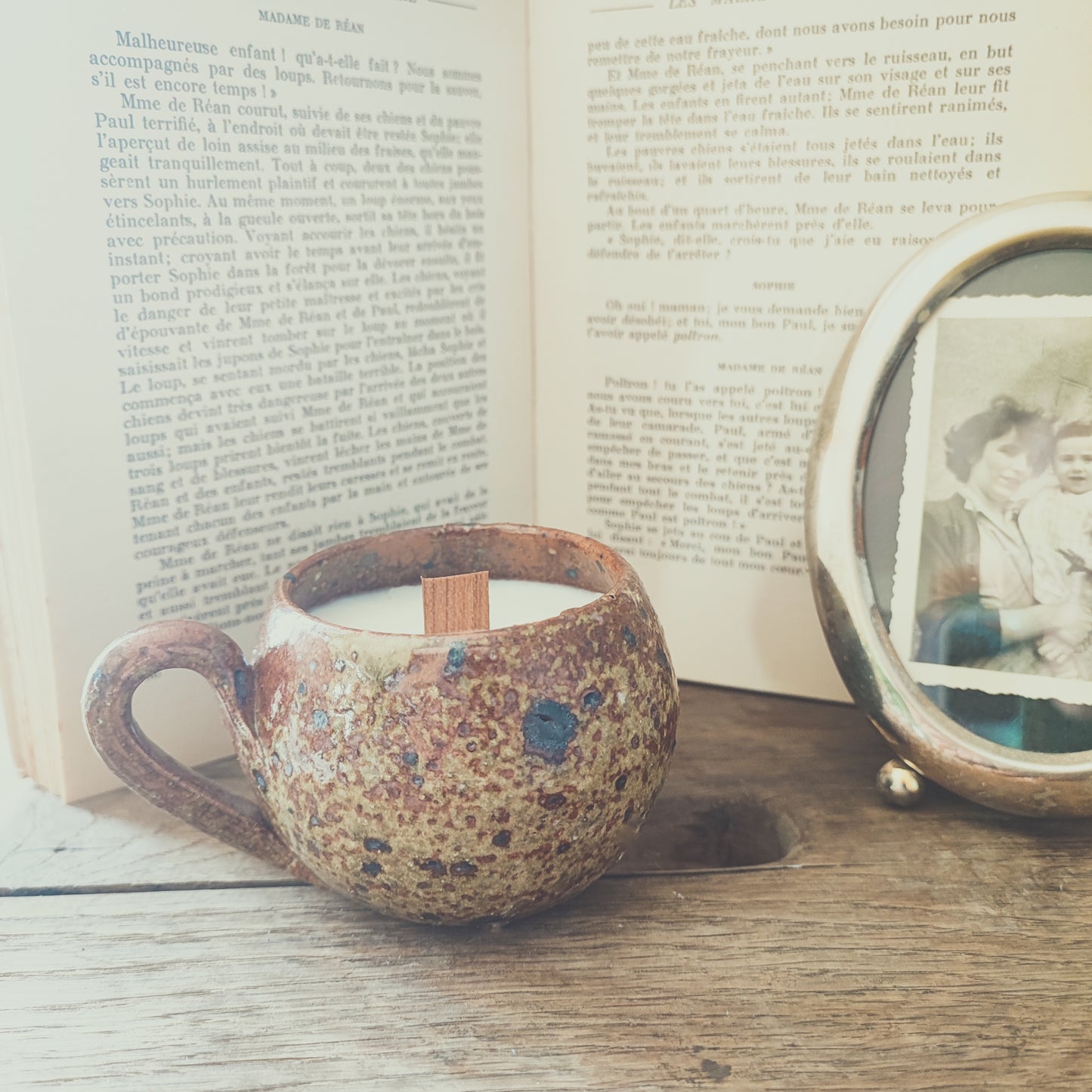 Tasse en grès pyrité