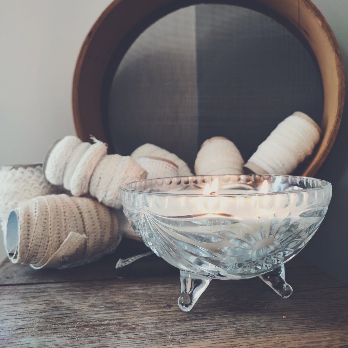 Grande coupe sur pied ciselée