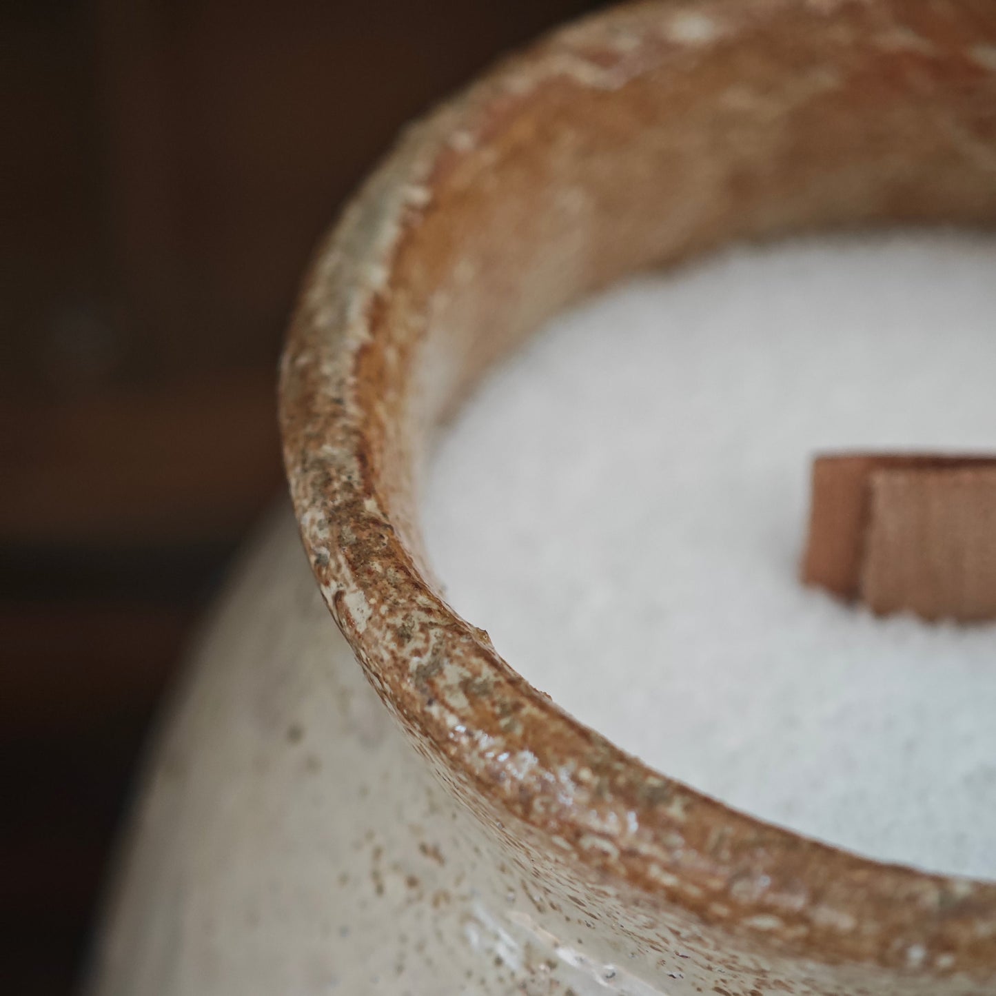 Pot ancien romantique avec bouchon en liège