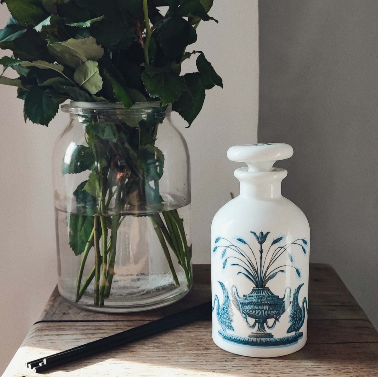 Flacon en porcelaine de paris