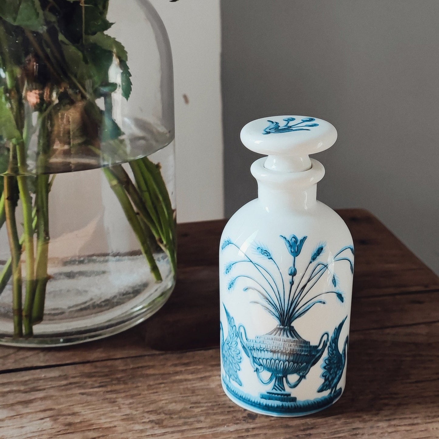 Petit Flacon en porcelaine de paris