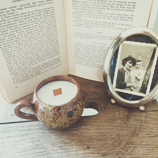 Tasse en grès pyrité