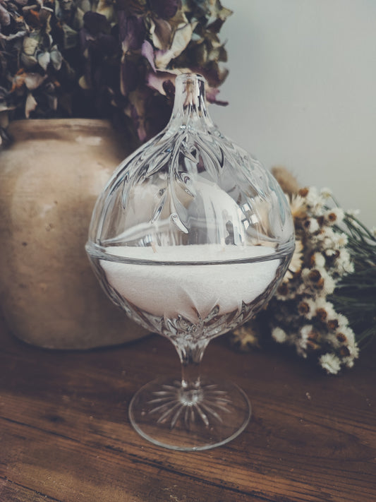 Bonbonnière ciselée florale