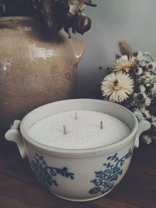 Ancienne petite soupière terre de fer