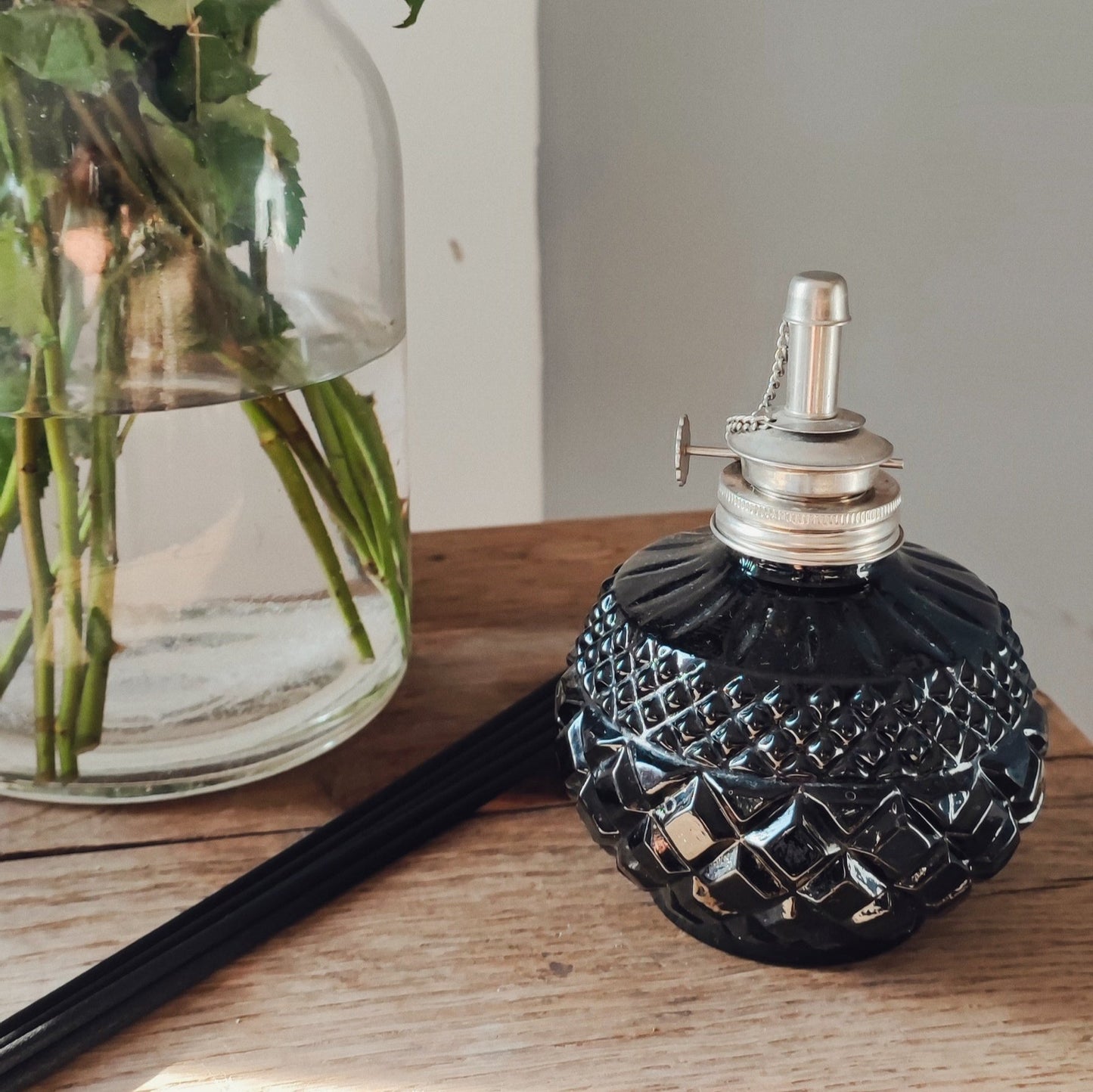 Lampe huile verre noir
