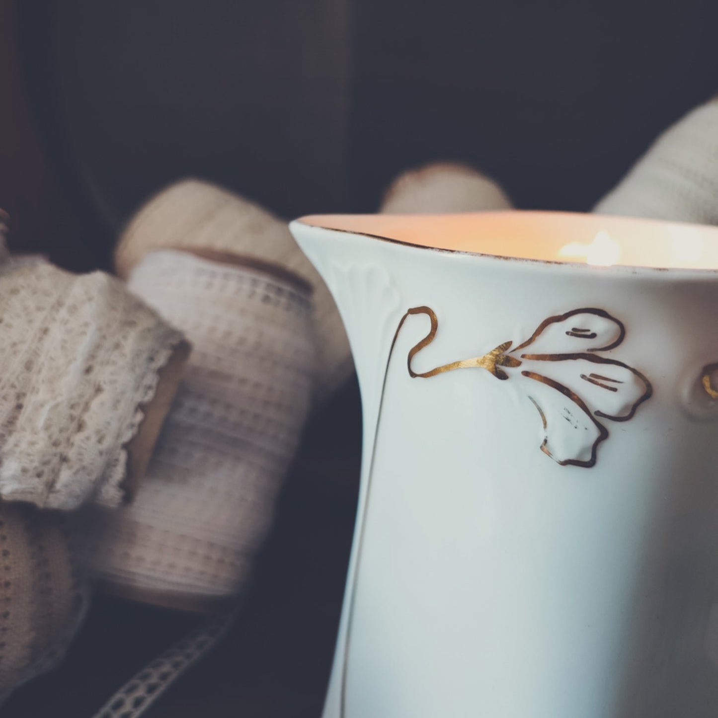 Pot à lait au décor doré