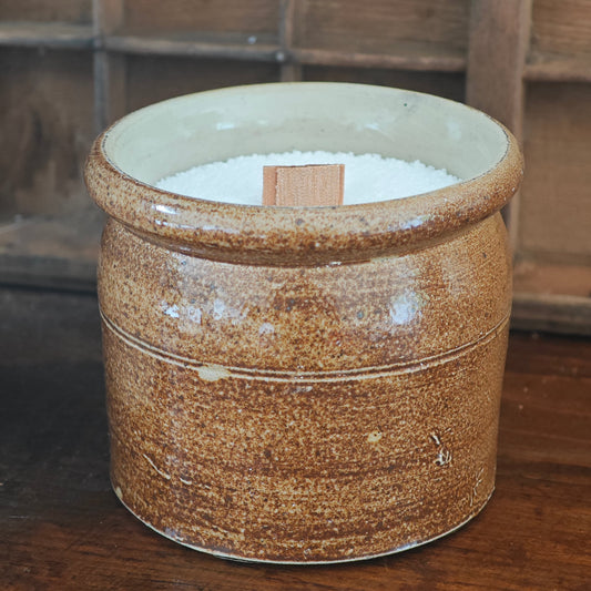 Pot ancien brun tacheté