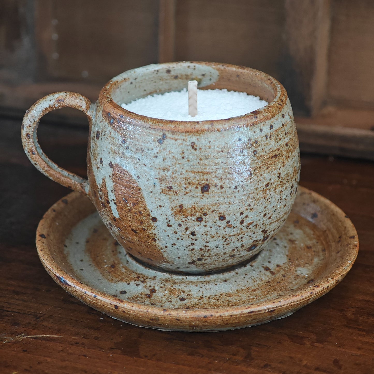 Tasse en grès pyrité