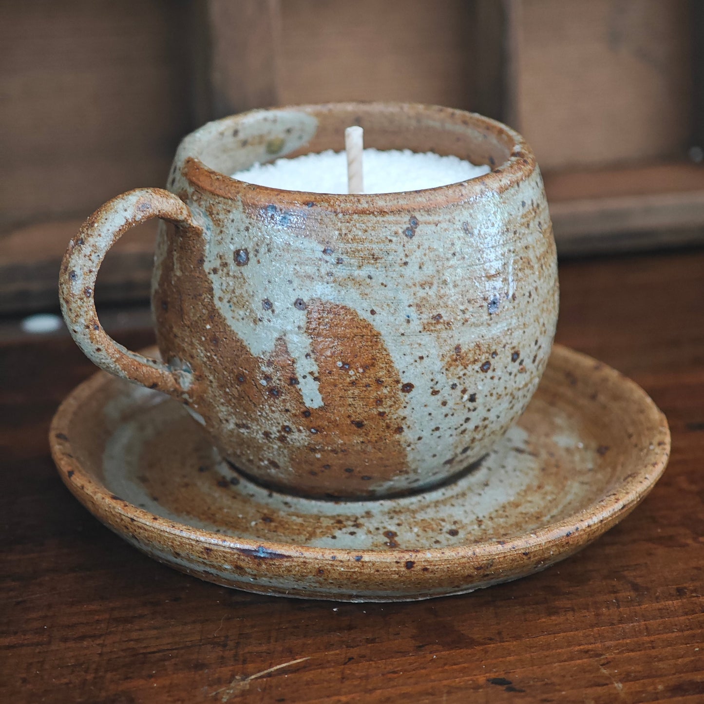 Tasse en grès pyrité